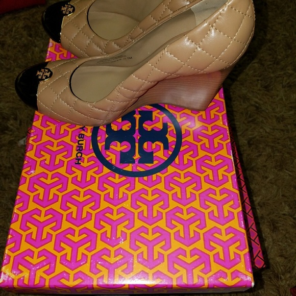 SOLD ⬆️Authentic tory Burch wedge - Picture 5 of 8